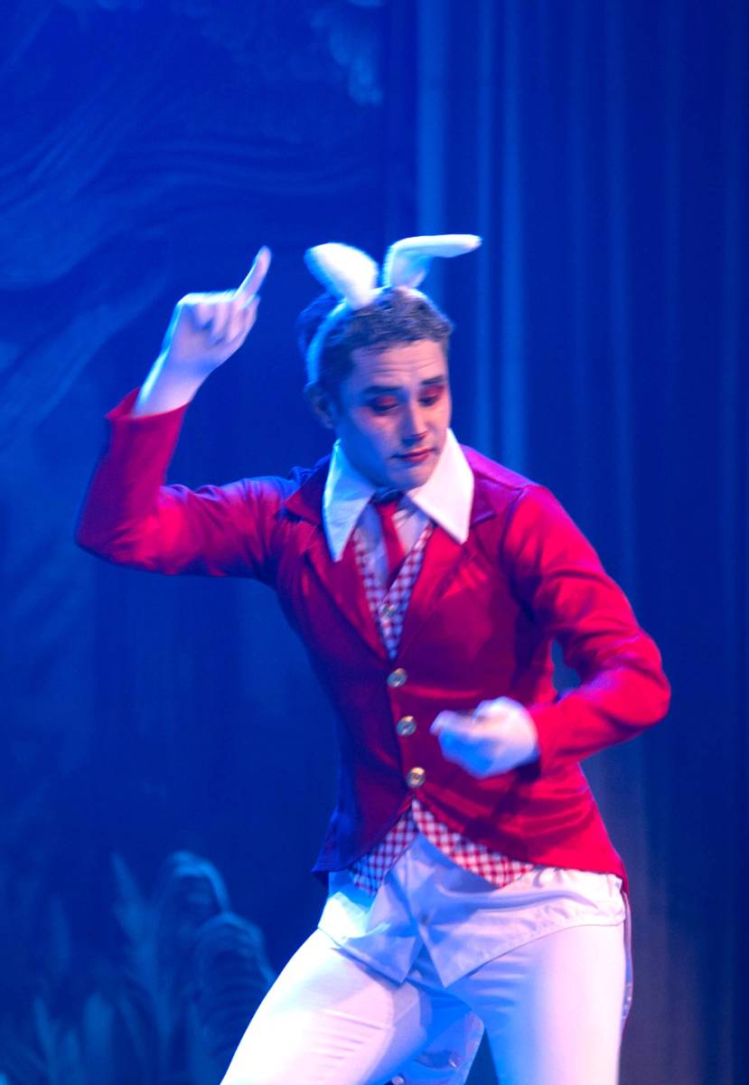 Alice no País das Maravilhas / 3ª Noite