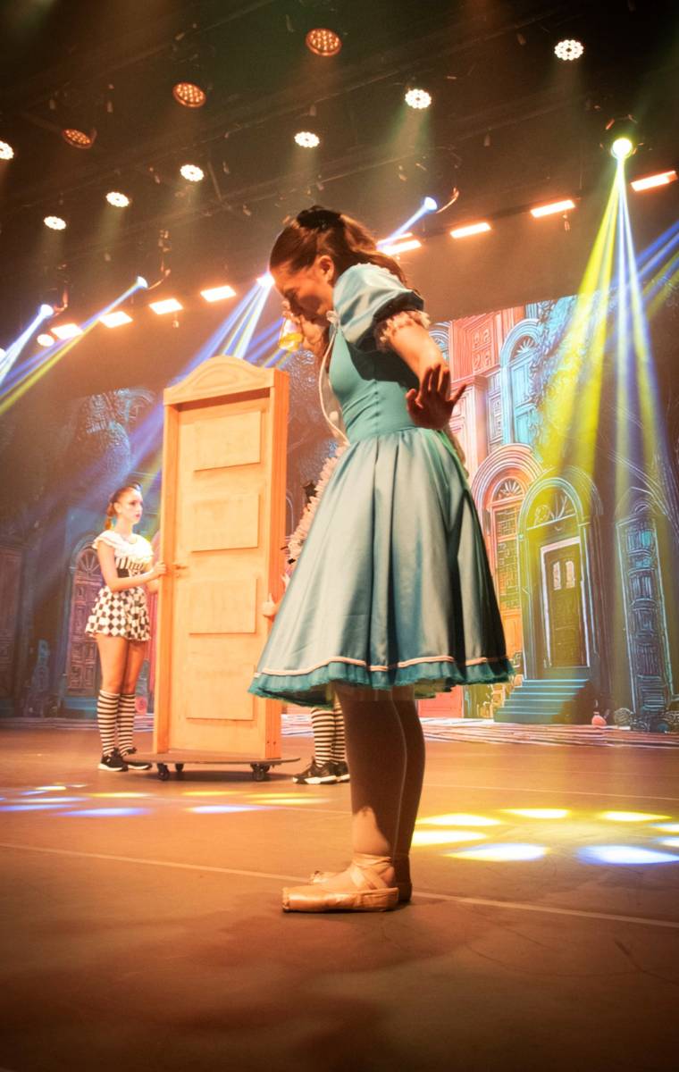 Alice no País das Maravilhas / 3ª Noite