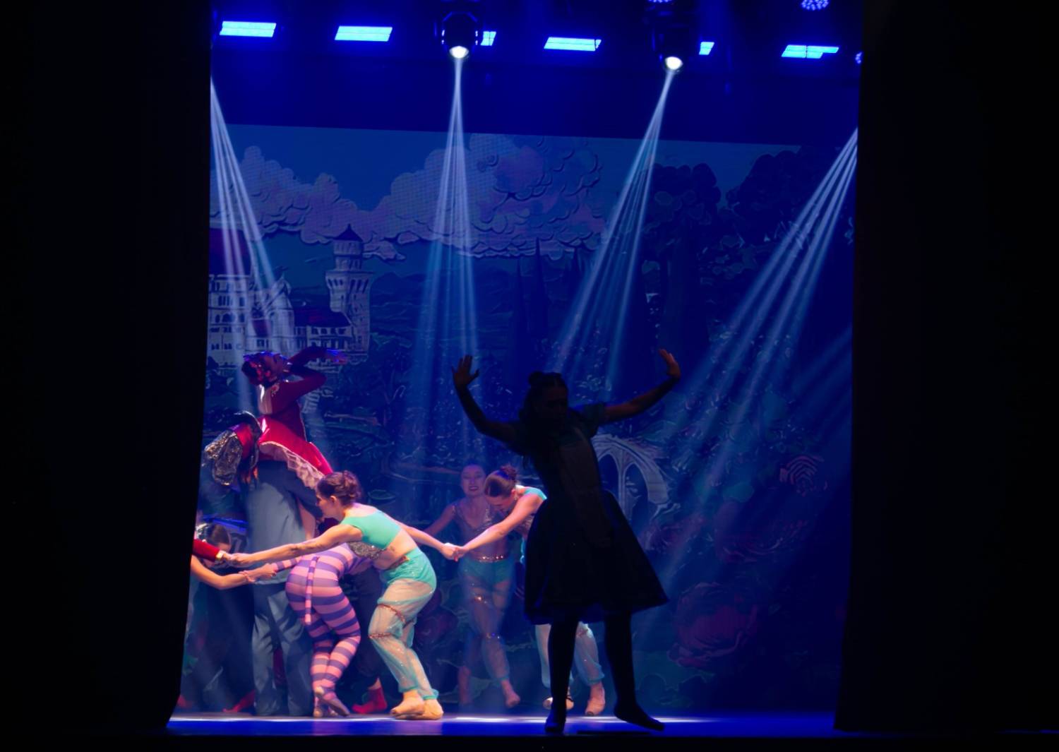 Alice no País das Maravilhas / 3ª Noite